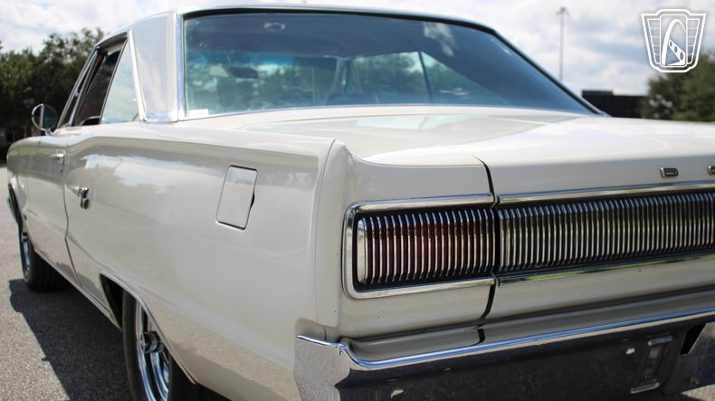 1967 Dodge Coronet 31