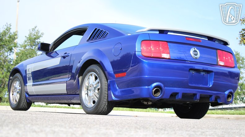 2005 Ford Mustang 12
