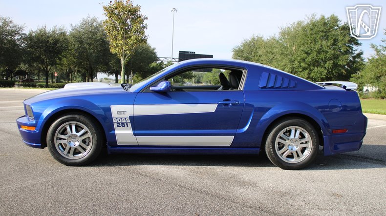 2005 Ford Mustang 10