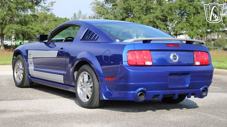 2005 Ford Mustang 13