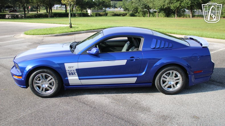 2005 Ford Mustang 11