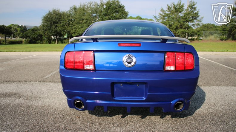 2005 Ford Mustang 16
