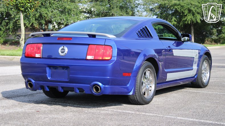 2005 Ford Mustang 19