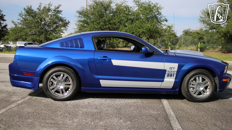 2005 Ford Mustang 22