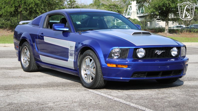 2005 Ford Mustang 25