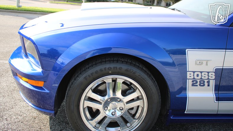 2005 Ford Mustang 29