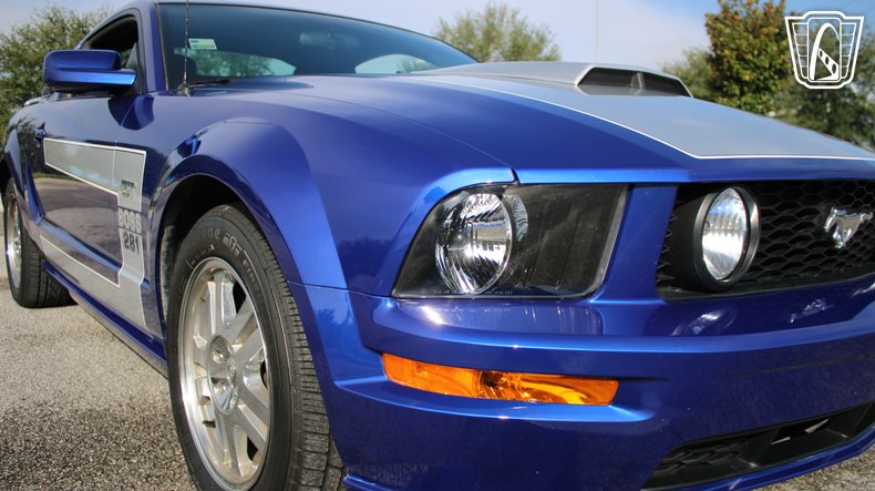 2005 Ford Mustang 27