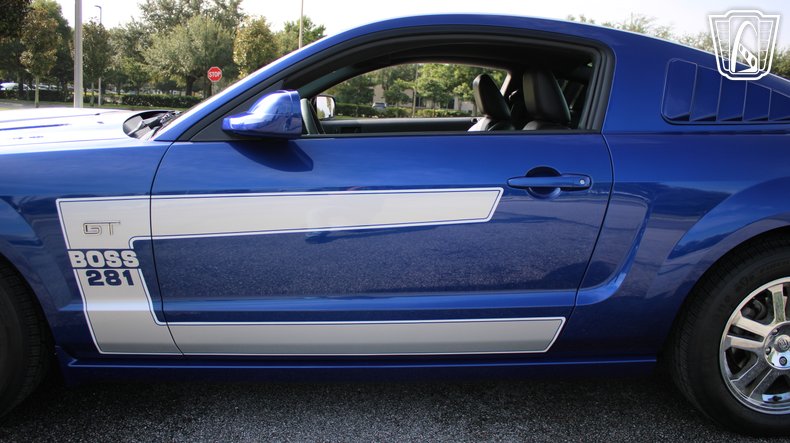 2005 Ford Mustang 30