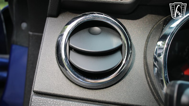2005 Ford Mustang 73