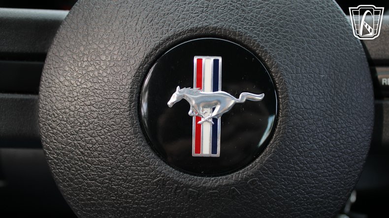 2005 Ford Mustang 81