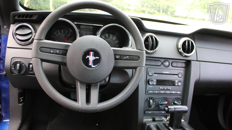2005 Ford Mustang 82