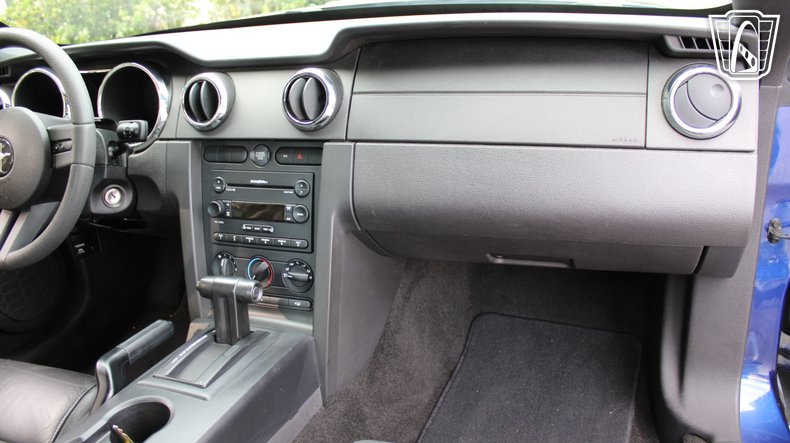 2005 Ford Mustang 93
