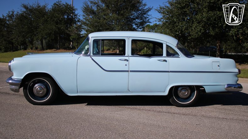 1955 Pontiac Chieftain 9