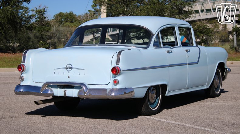 1955 Pontiac Chieftain 18
