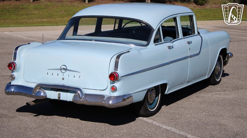 1955 Pontiac Chieftain 19