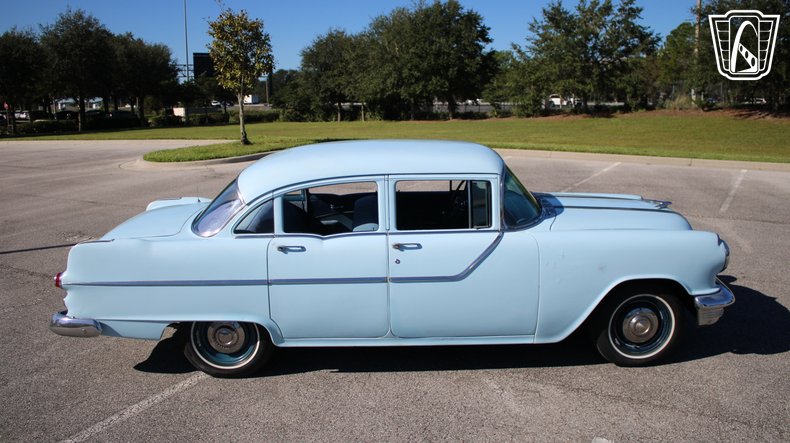 1955 Pontiac Chieftain 22