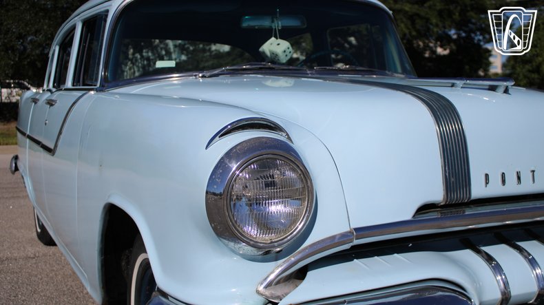 1955 Pontiac Chieftain 26