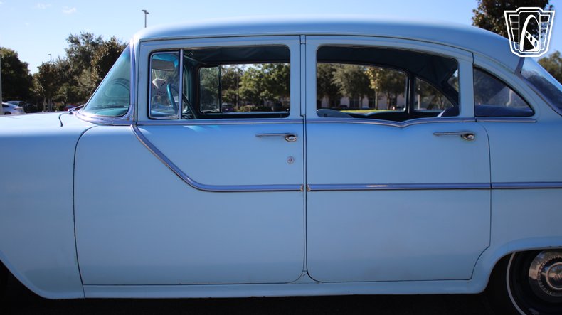 1955 Pontiac Chieftain 29