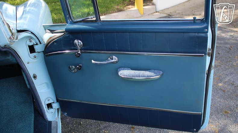 1955 Pontiac Chieftain 95