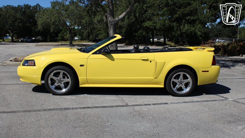 2003 Ford Mustang GT 10