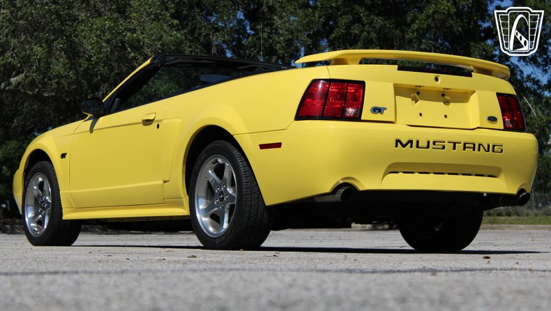 2003 Ford Mustang GT 12