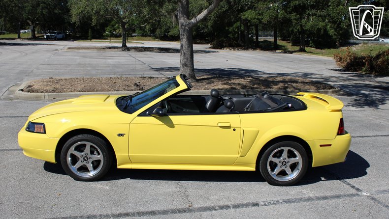2003 Ford Mustang GT 11