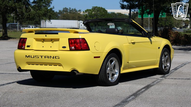 2003 Ford Mustang GT 19