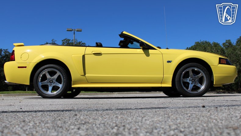 2003 Ford Mustang GT 21