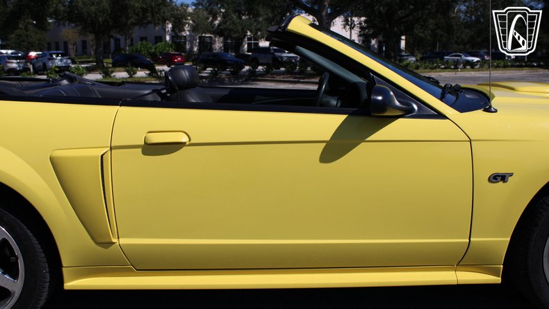 2003 Ford Mustang GT 35