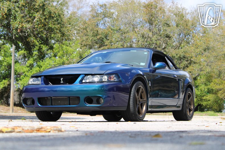 2004 Ford Mustang 2