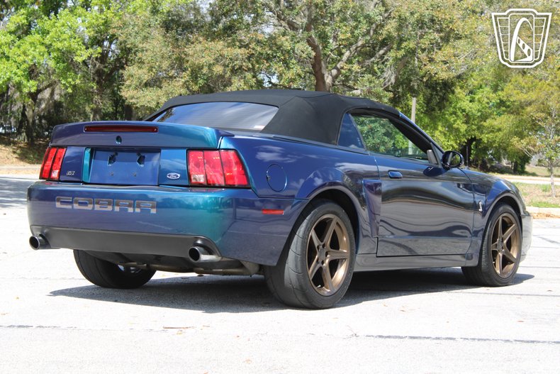 2004 Ford Mustang 9