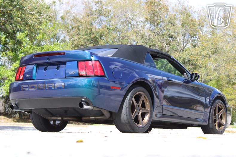 2004 Ford Mustang 8