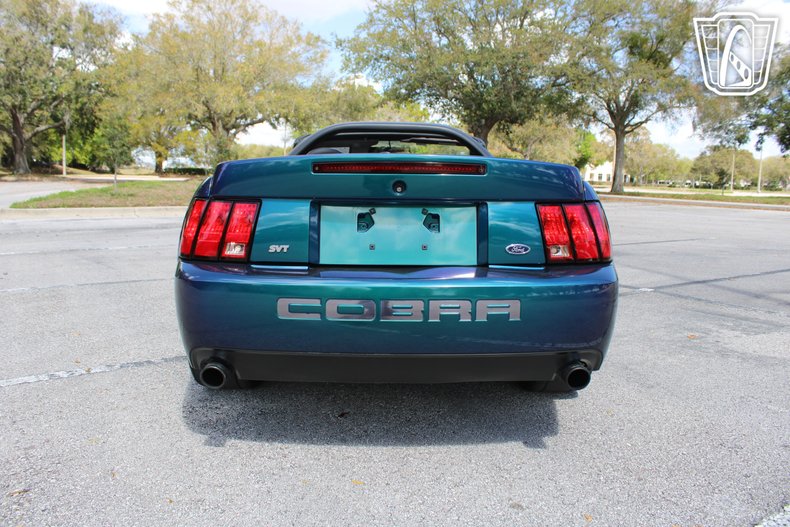 2004 Ford Mustang 21