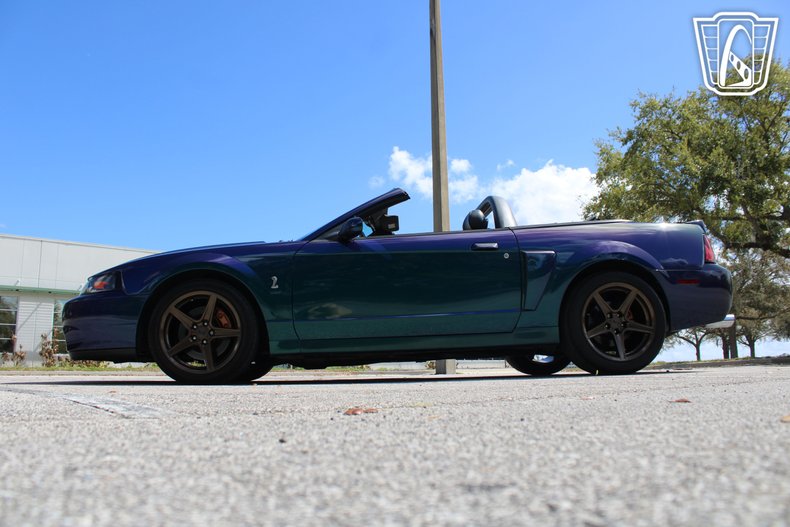 2004 Ford Mustang 17