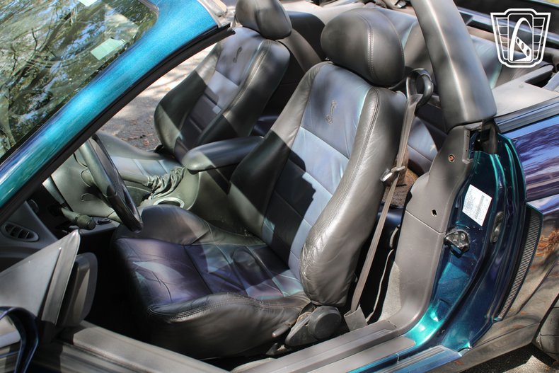 2004 Ford Mustang 40