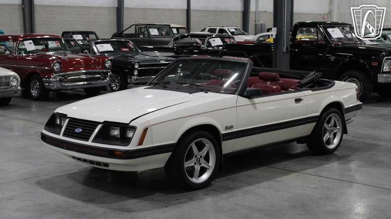 1983 Ford Mustang 2