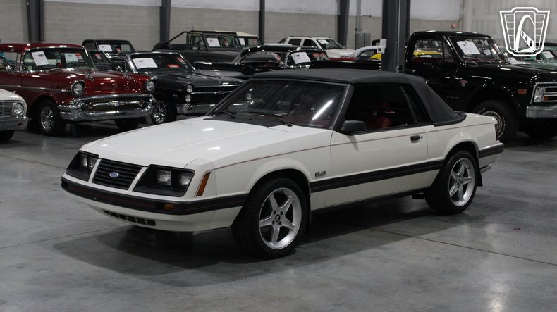 1983 Ford Mustang 12