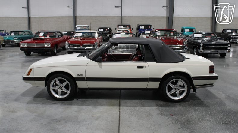 1983 Ford Mustang 13
