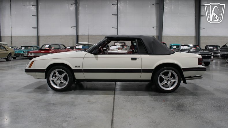 1983 Ford Mustang 21