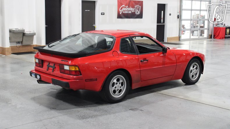 1988 Porsche 944 16