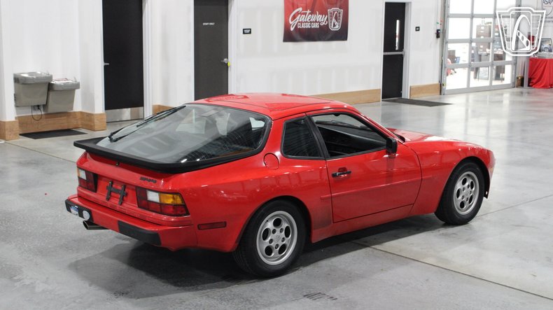 1988 Porsche 944 34