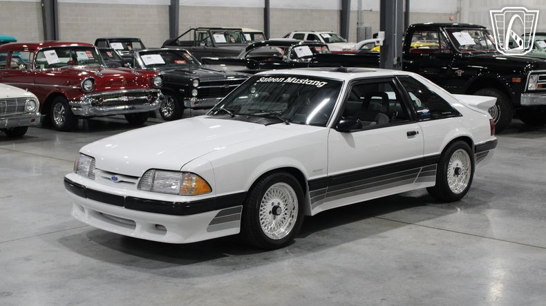1988 Ford Mustang 2
