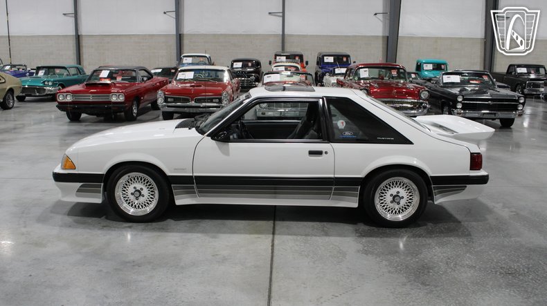 1988 Ford Mustang 13