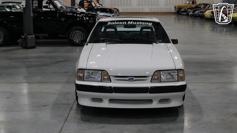 1988 Ford Mustang 19
