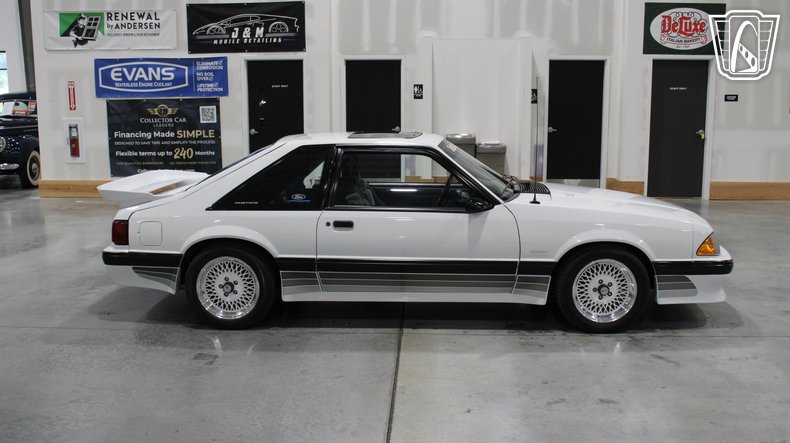 1988 Ford Mustang 17