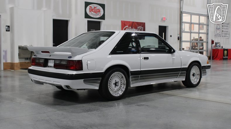 1988 Ford Mustang 24