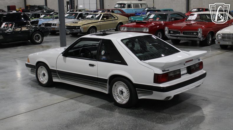 1988 Ford Mustang 32