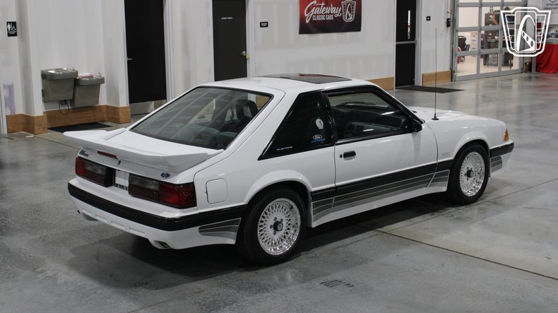 1988 Ford Mustang 34