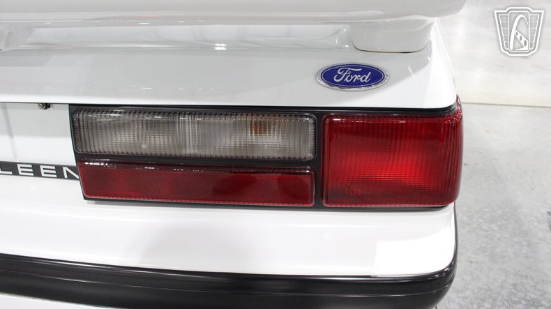 1988 Ford Mustang 64