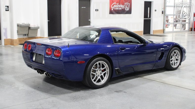 2004 Chevrolet Corvette 15